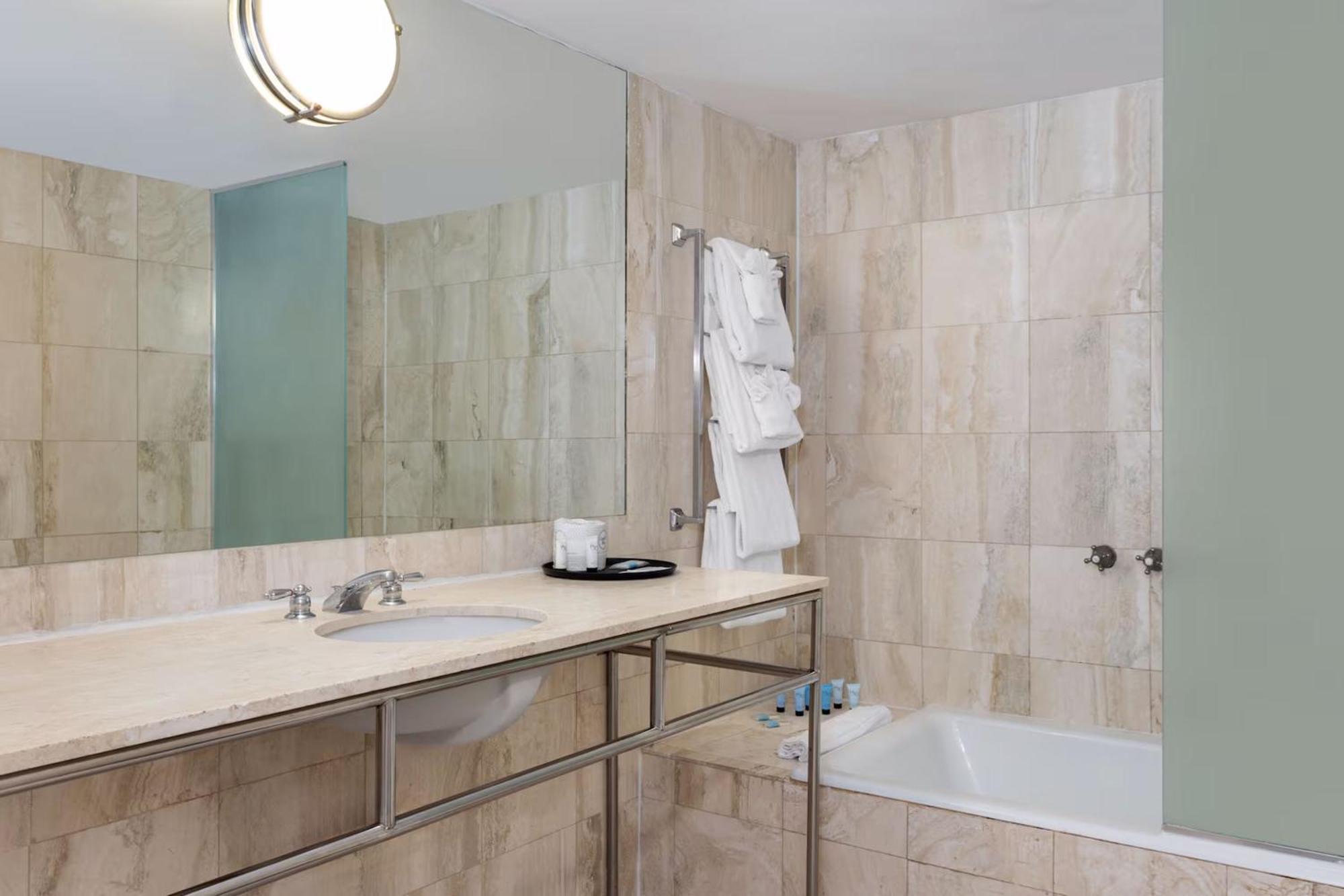 Roami At Hotel Astor Miami Beach Exterior photo