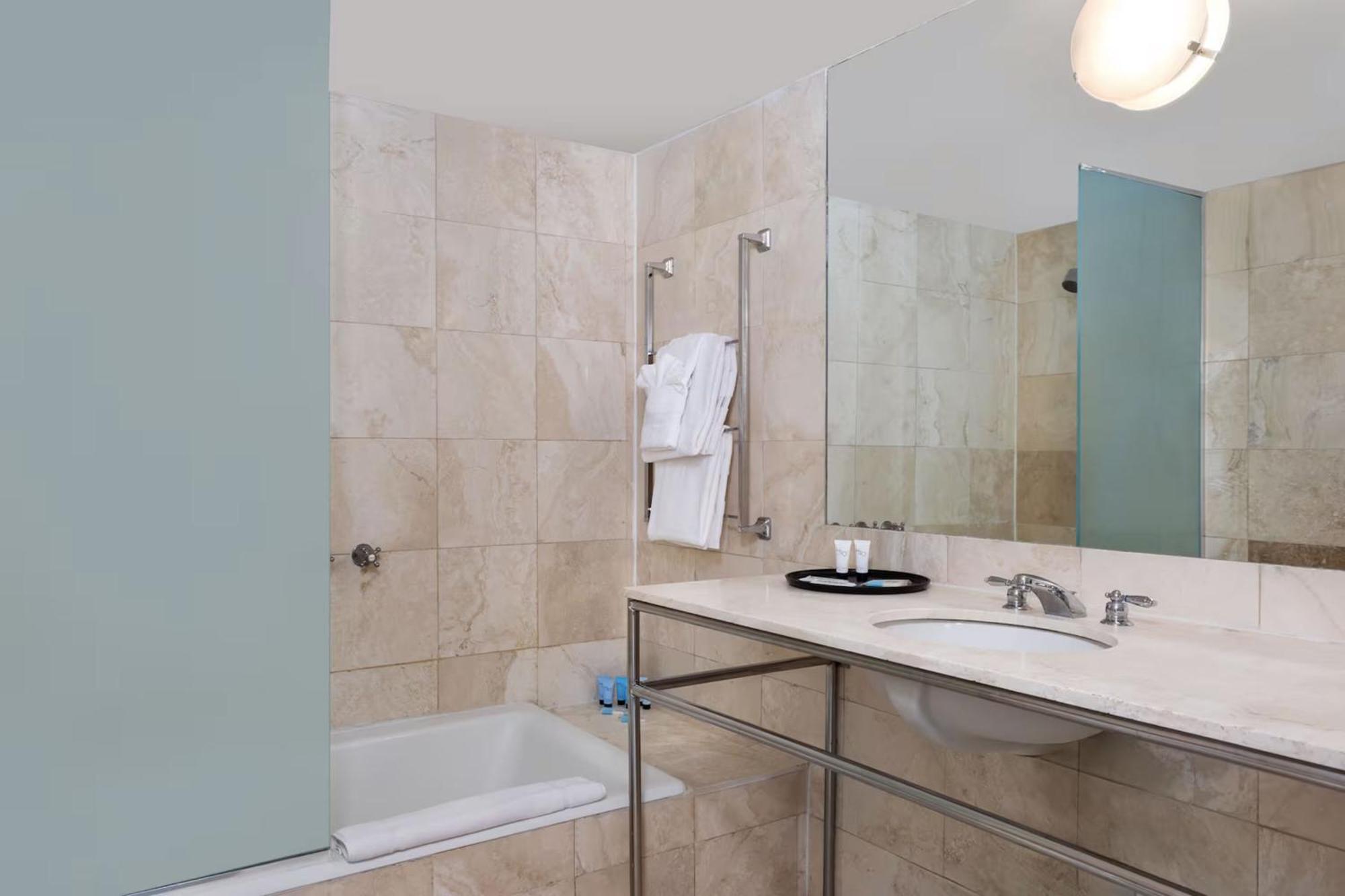 Roami At Hotel Astor Miami Beach Exterior photo